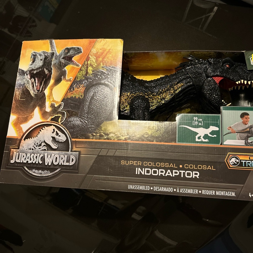 Jurassic World Super Colossal Indoraptor Figure